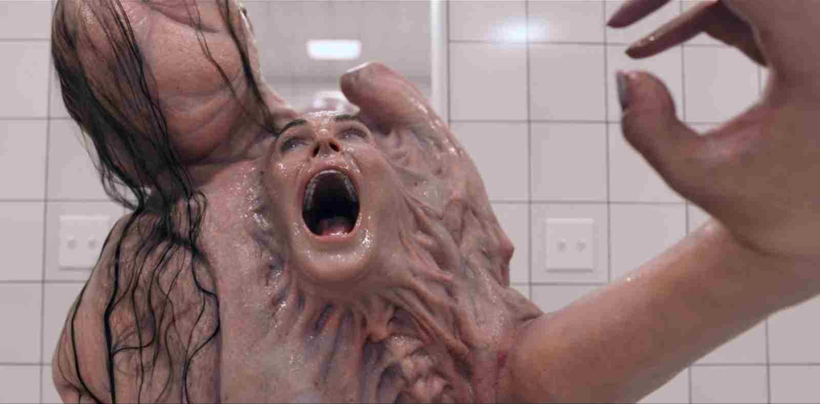 A Substância possui todas as principais características do subgênero body horror. (Foto: Divulgação/Mubi)