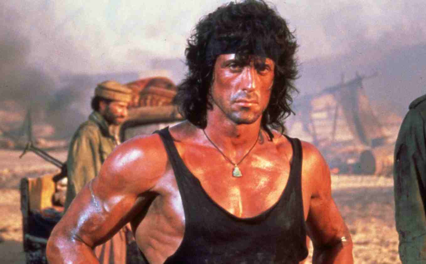 Rambo: um herói genuíno dos anos 80 e um personagem que é influência direta nos 90. (Foto: Tri Star/Divulgação)