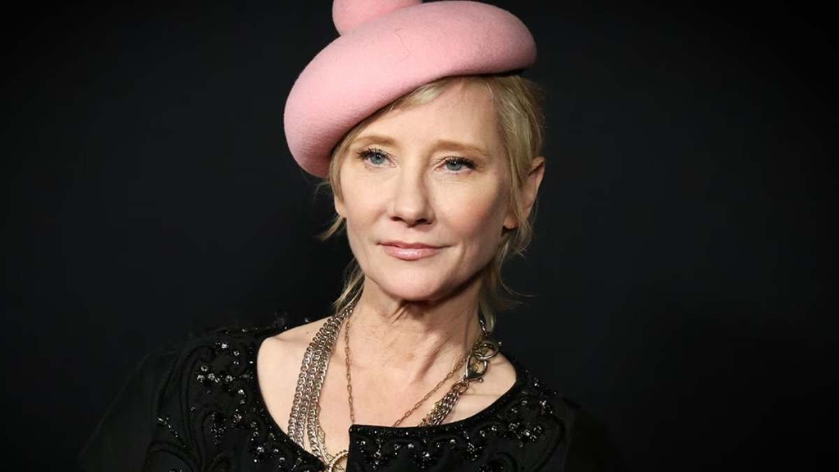 Após dias em coma, Anne Heche morre aos 53 anos